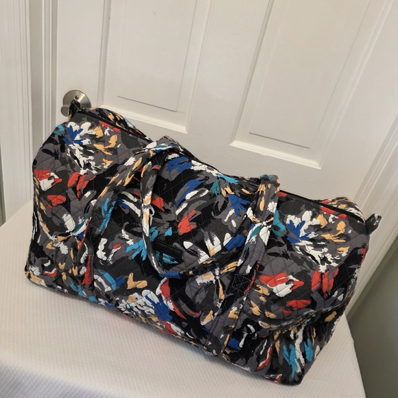 Vera Bradley Retired Pattern "SPLASH FLORAL" Large Duffle Bag, Great For Travel - Picture 6 of 13